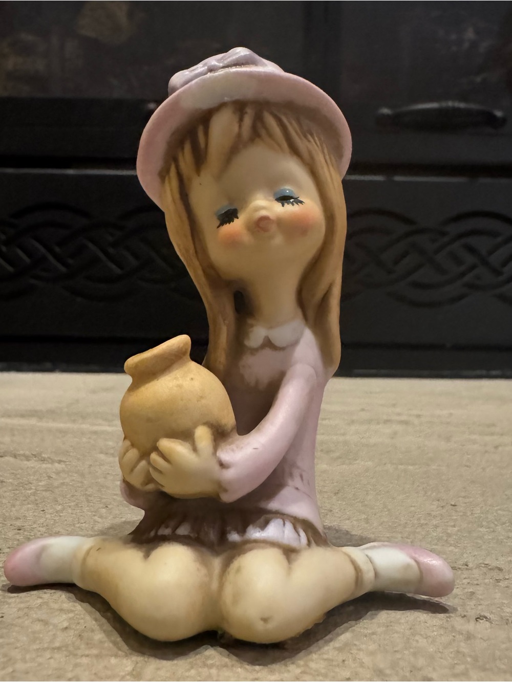 Vintage 1960/70 Japan Big-Eye Girl Figurine, Pink Hat Holding Vase/jug 4” Tall